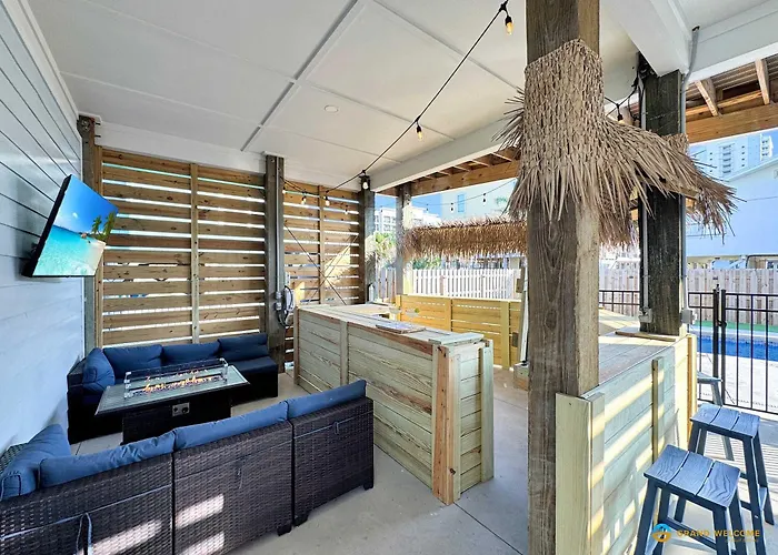Private Pool & Short Walk To - Free Activities Holiday home